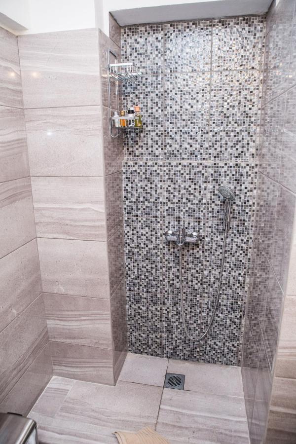 Stylish, Comfortable, Basement Loft-Like Apartment With Amenities Ateny Zewnętrze zdjęcie