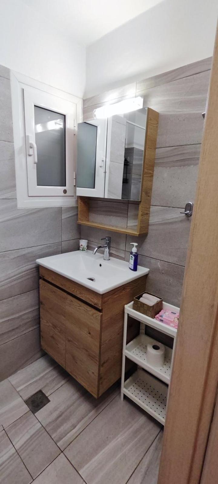 Stylish, Comfortable, Basement Loft-Like Apartment With Amenities Ateny Zewnętrze zdjęcie